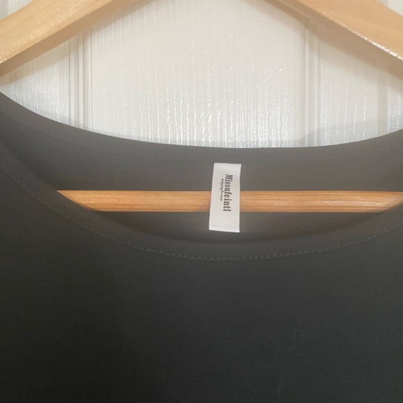 Black dress - Picture 2 of 3